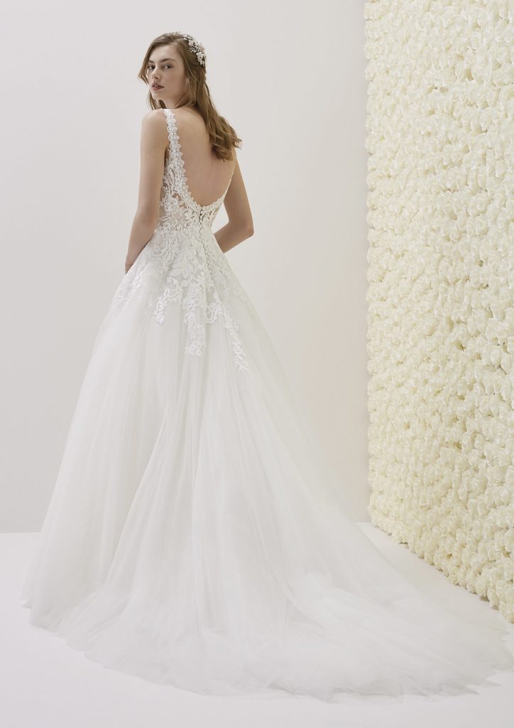 Spectacular full skirt Wedding gown Modes Bridal NZ
