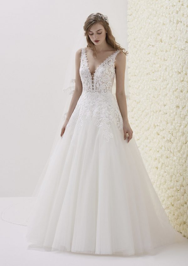 Amazing Full Skirt Wedding Dresses  Learn more here 