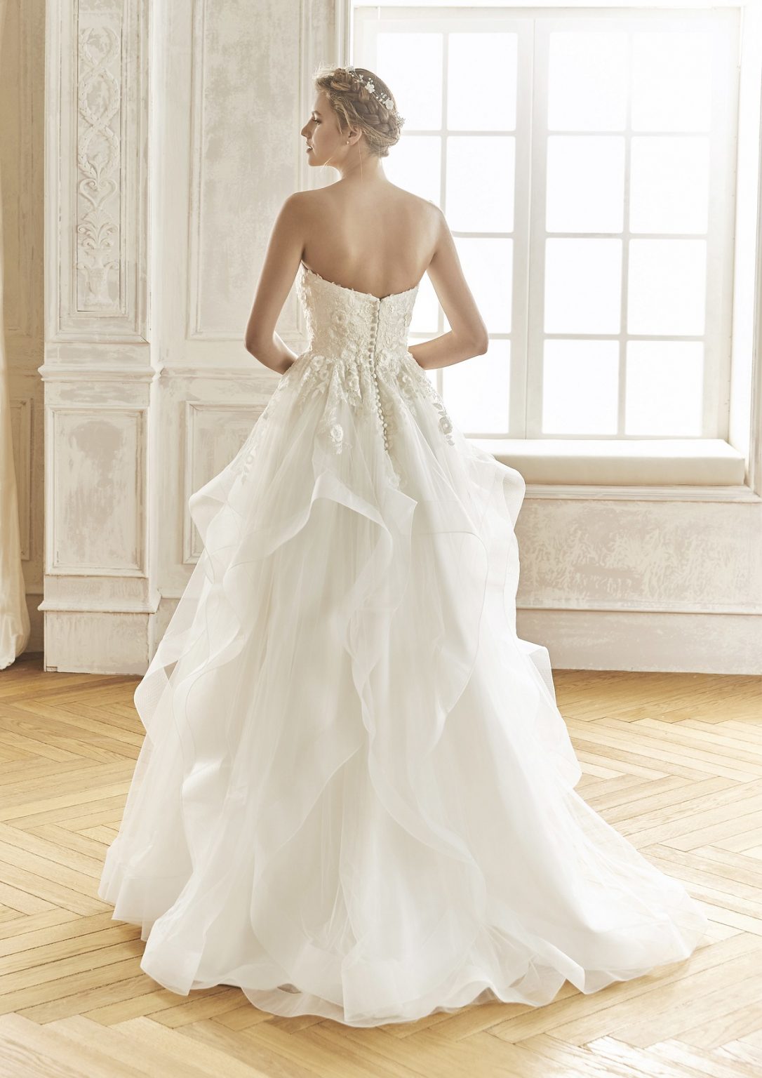 Romantic Gown With Sweatheart Neckline Modes Bridal Nz 